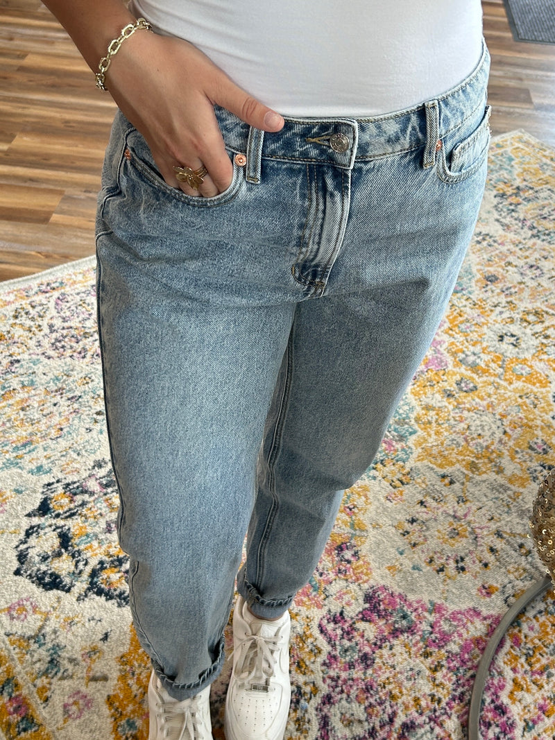 Suzy's High Rise Mom Jean