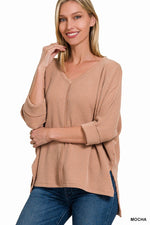 Textured Line Hi-Low Hem Folded Sleeve V-Neck Top