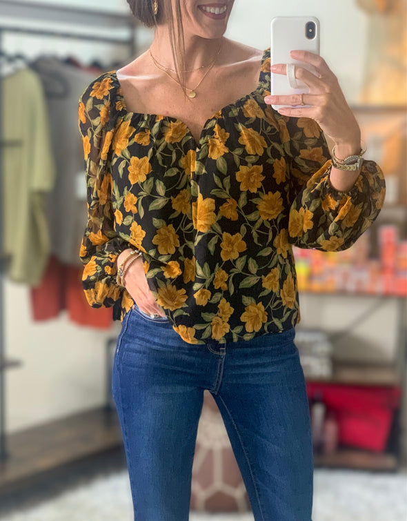 Floral Gal's Sweetheart Blouse